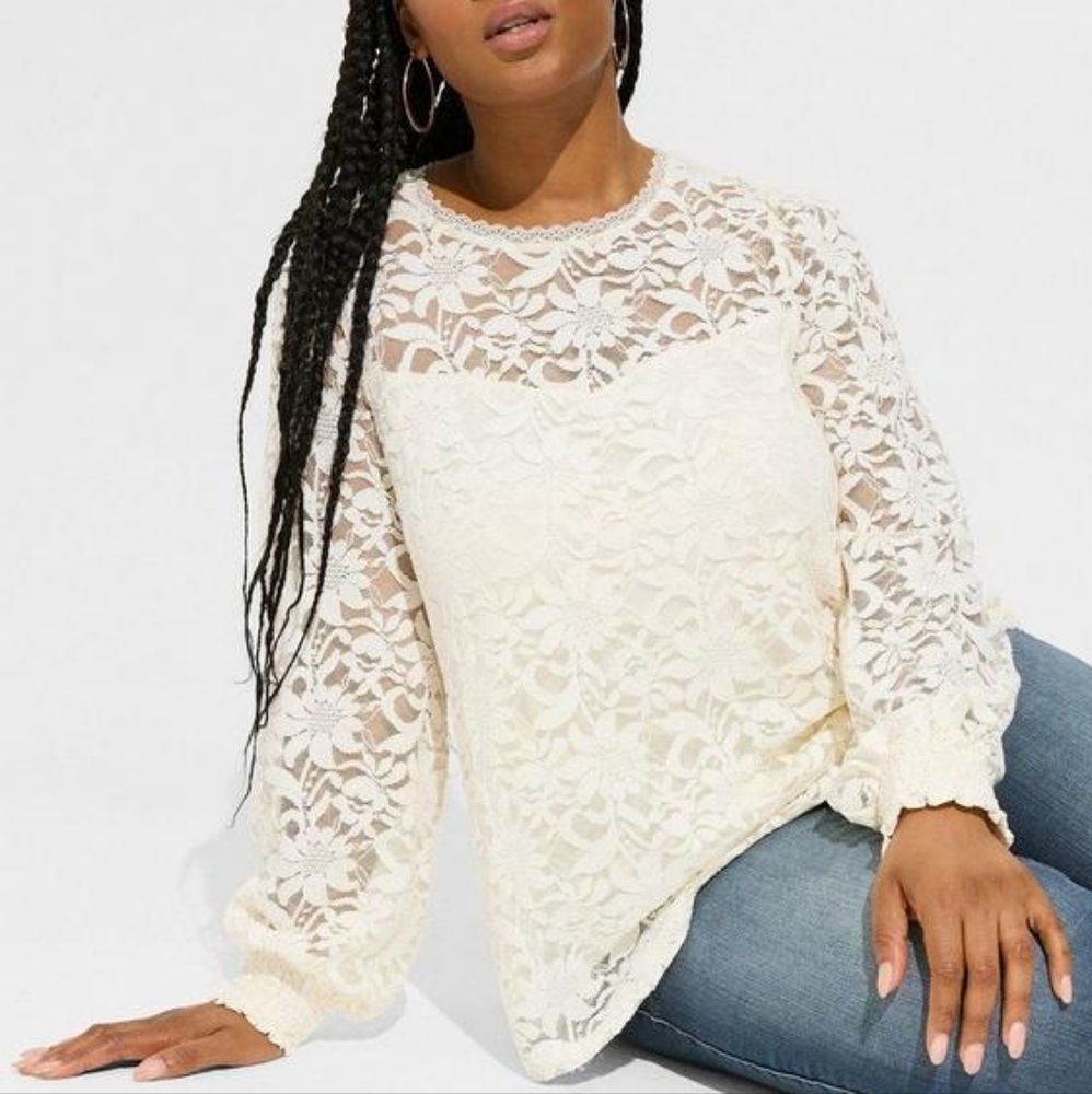 Torrid Stretch Lace and Mesh Crewneck Top, Size 3